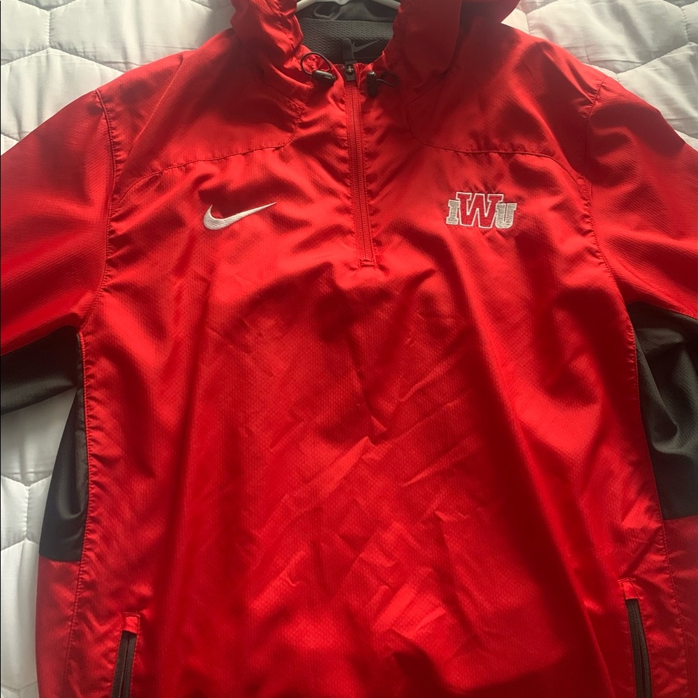 IWU pull over windbreaker
